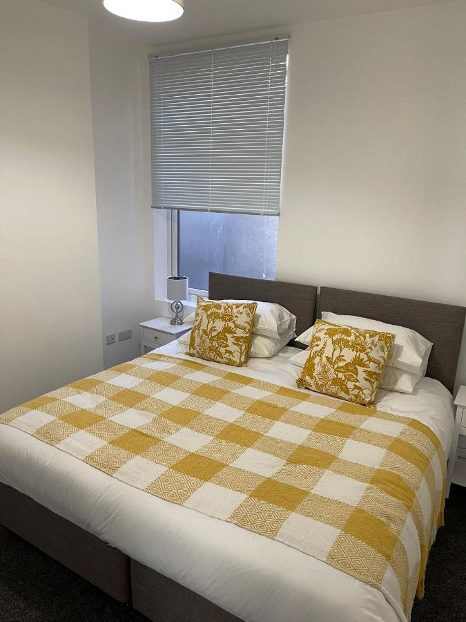 Brand New Montrouge Apartments - Perfect Location!! ポーツマス エクステリア 写真