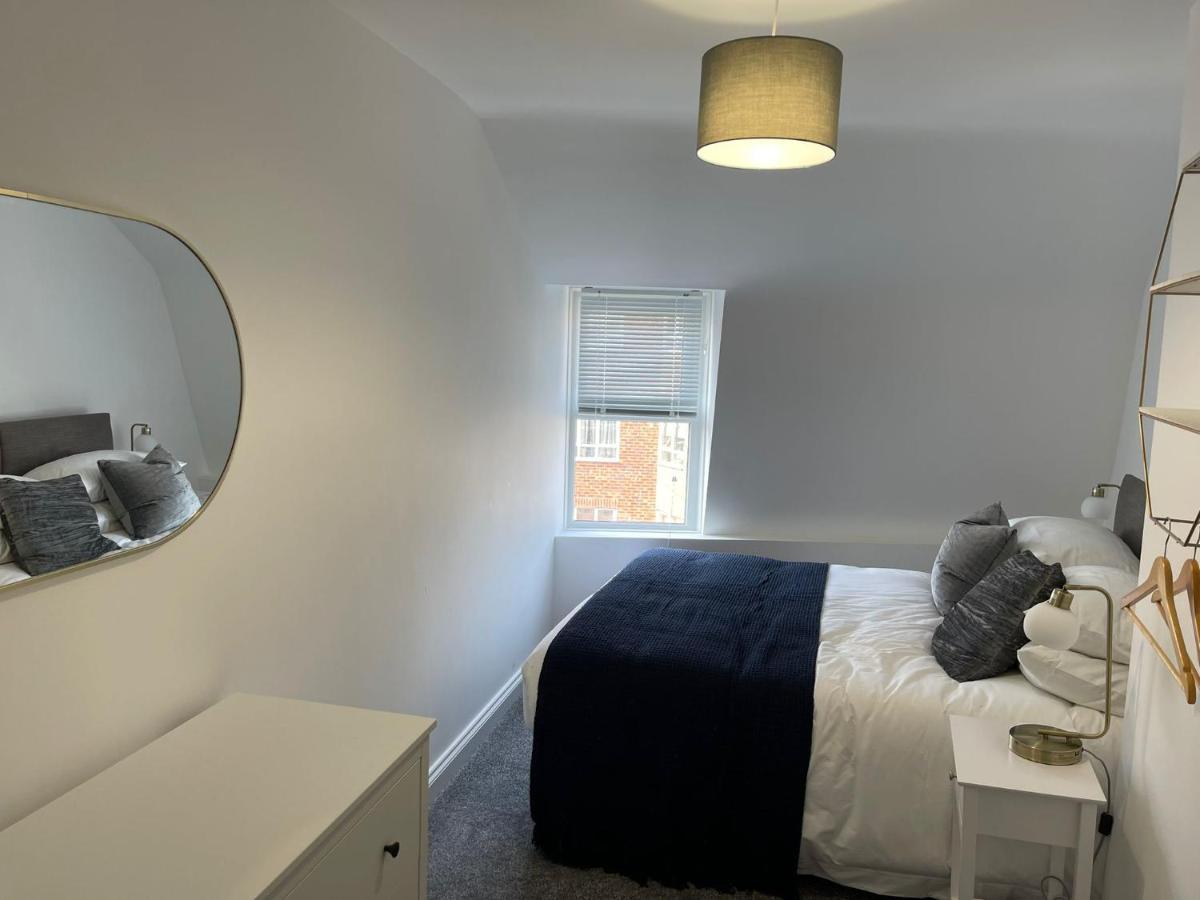 Brand New Montrouge Apartments - Perfect Location!! ポーツマス エクステリア 写真