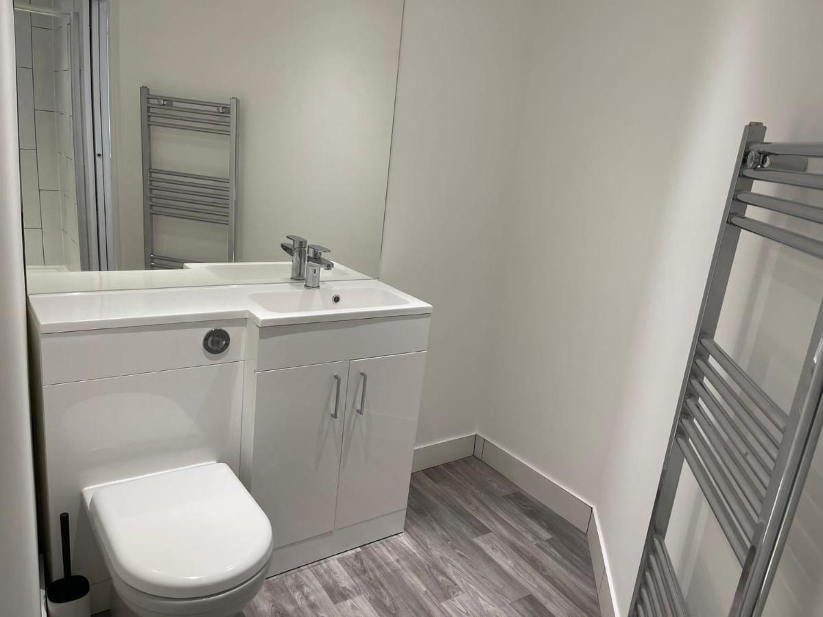 Brand New Montrouge Apartments - Perfect Location!! ポーツマス エクステリア 写真